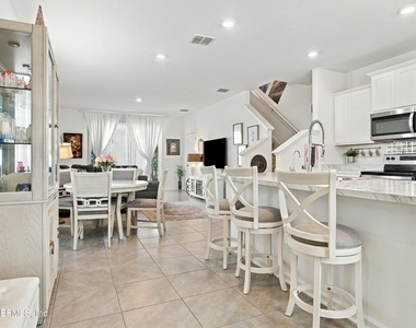 8359 Zenith Circle - Photo Thumbnail 3