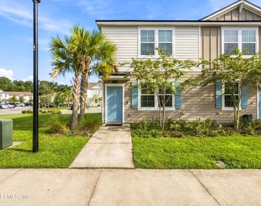 8359 Zenith Circle - Photo Thumbnail 2