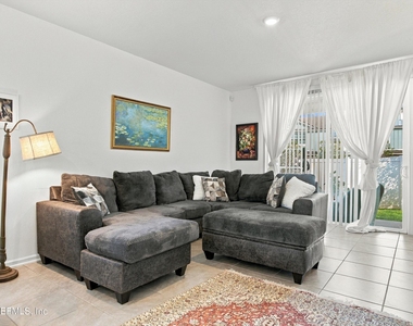 8359 Zenith Circle - Photo Thumbnail 9
