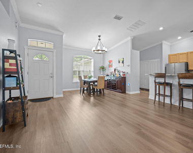 8575 Crooked Tree Drive - Photo Thumbnail 4