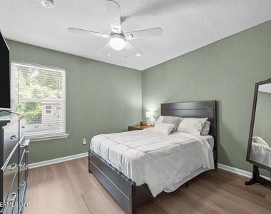 8575 Crooked Tree Drive - Photo Thumbnail 22