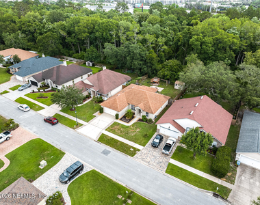 8575 Crooked Tree Drive - Photo Thumbnail 39