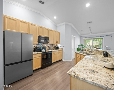 8575 Crooked Tree Drive - Photo Thumbnail 14