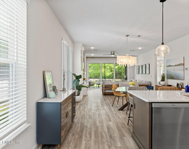 381 Pioneer Village Drive - Photo Thumbnail 6