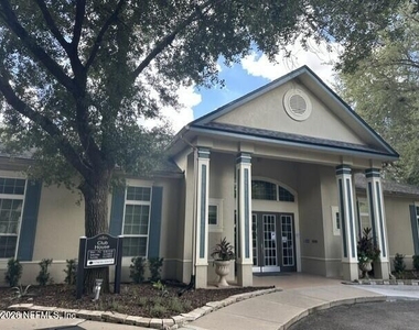 13700 Richmond Park Drive N - Photo Thumbnail 18