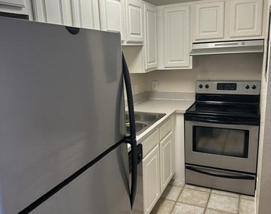 13700 Richmond Park Drive N - Photo Thumbnail 15