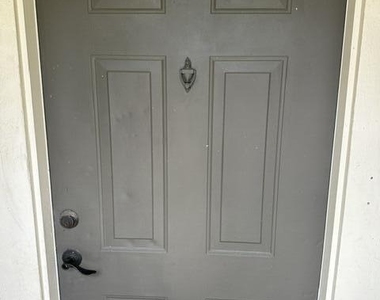 13700 Richmond Park Drive N - Photo Thumbnail 1