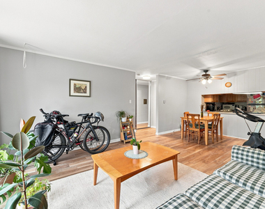 5115 Blodgett Avenue - Photo Thumbnail 5