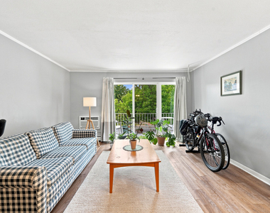 5115 Blodgett Avenue - Photo Thumbnail 3