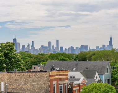 3208 N Southport Avenue - Photo Thumbnail 6