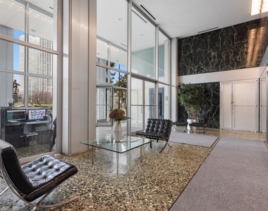 330 W Diversey Parkway - Photo Thumbnail 1