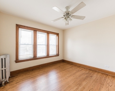 3516 N Lawndale Avenue - Photo Thumbnail 7