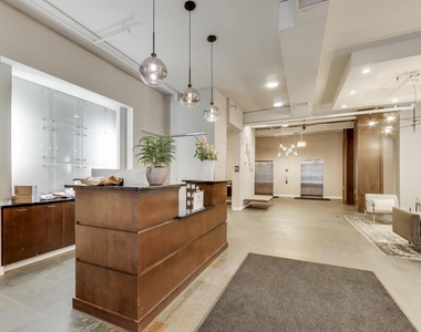 901 W Madison Street - Photo Thumbnail 1