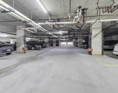901 W Madison Street - Photo Thumbnail 38