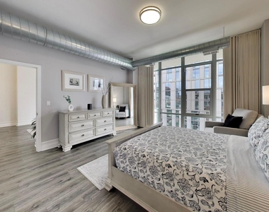 901 W Madison Street - Photo Thumbnail 13