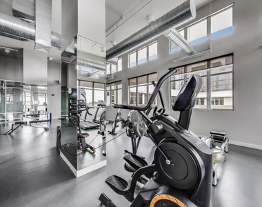 901 W Madison Street - Photo Thumbnail 25