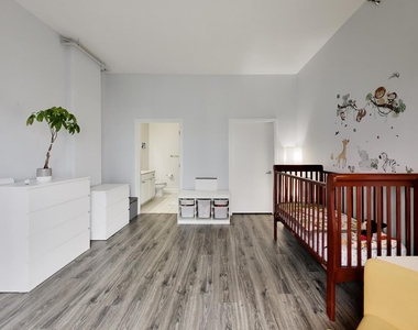 901 W Madison Street - Photo Thumbnail 15