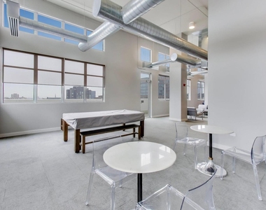 901 W Madison Street - Photo Thumbnail 29