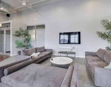 901 W Madison Street - Photo Thumbnail 27