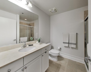 901 W Madison Street - Photo Thumbnail 11