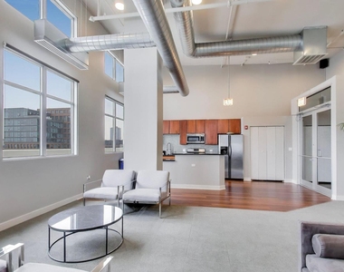 901 W Madison Street - Photo Thumbnail 26