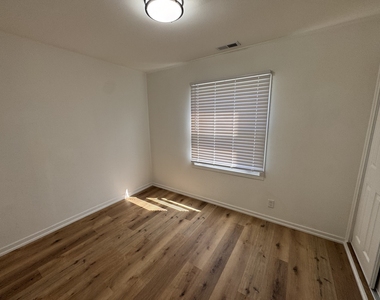 1311 Loral Avenue - Photo Thumbnail 16