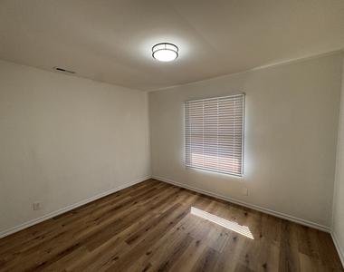 1311 Loral Avenue - Photo Thumbnail 15