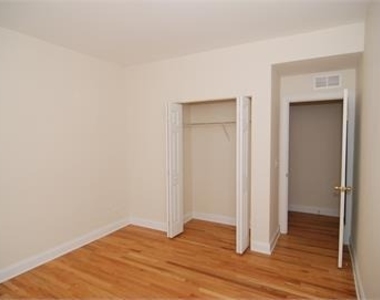 6834 N Ashland Boulevard - Photo Thumbnail 7