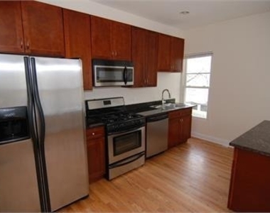 6834 N Ashland Boulevard - Photo Thumbnail 2
