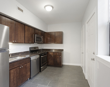 7702 N Marshfield Avenue - Photo Thumbnail 4