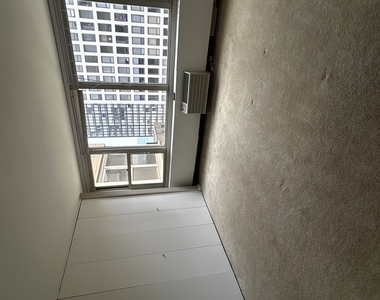 860 N Dewitt Place - Photo Thumbnail 4