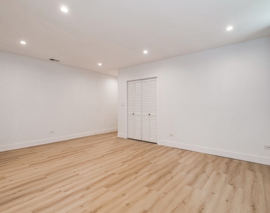 1535 W Estes Avenue - Photo Thumbnail 6