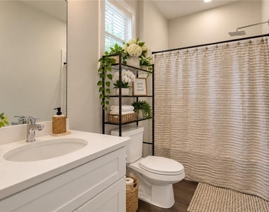 8026 Linfield Way - Photo Thumbnail 10
