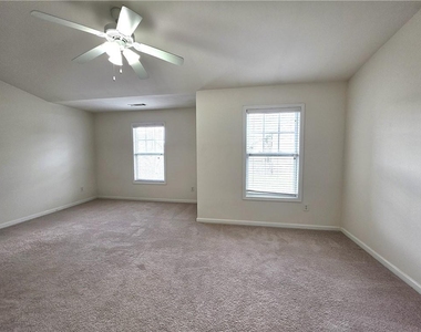 1908 Dilcrest Drive - Photo Thumbnail 13