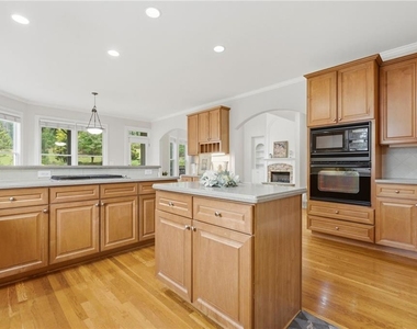 3561 Carriage Glen Way - Photo Thumbnail 26