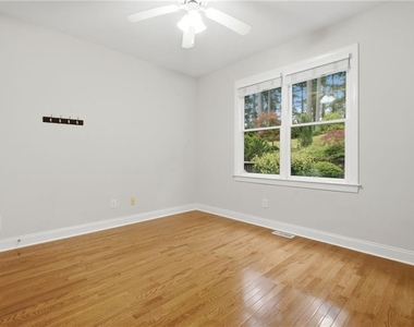 3561 Carriage Glen Way - Photo Thumbnail 15