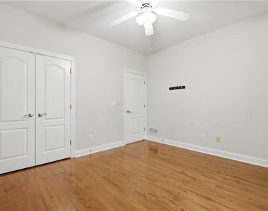 3561 Carriage Glen Way - Photo Thumbnail 16