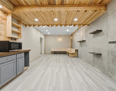 3561 Carriage Glen Way - Photo Thumbnail 40