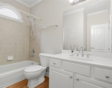 3561 Carriage Glen Way - Photo Thumbnail 17