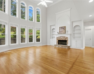 3561 Carriage Glen Way - Photo Thumbnail 19