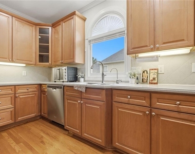 3561 Carriage Glen Way - Photo Thumbnail 24