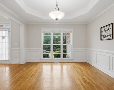 3561 Carriage Glen Way - Photo Thumbnail 11