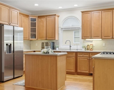 3561 Carriage Glen Way - Photo Thumbnail 22