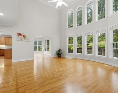 3561 Carriage Glen Way - Photo Thumbnail 21