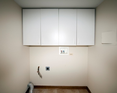 6340 Capulina Avenue - Photo Thumbnail 5