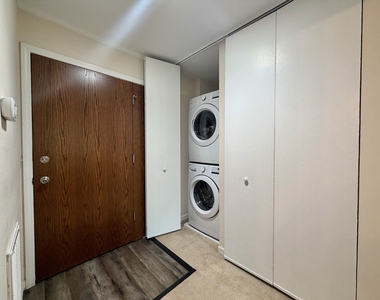 5950 Oakwood Drive - Photo Thumbnail 9