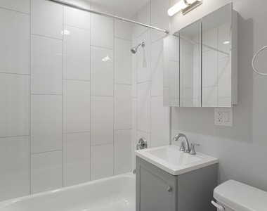 7070 N Sheridan Avenue - Photo Thumbnail 10