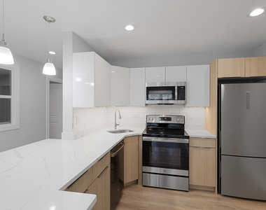 7070 N Sheridan Avenue - Photo Thumbnail 2