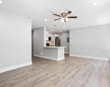 7070 N Sheridan Avenue - Photo Thumbnail 3