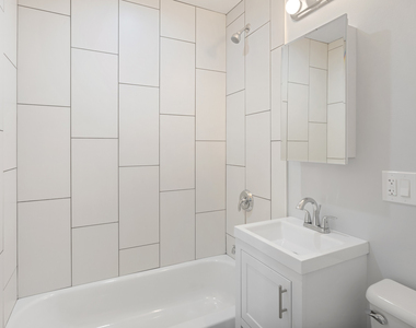 7070 N Sheridan Avenue - Photo Thumbnail 10